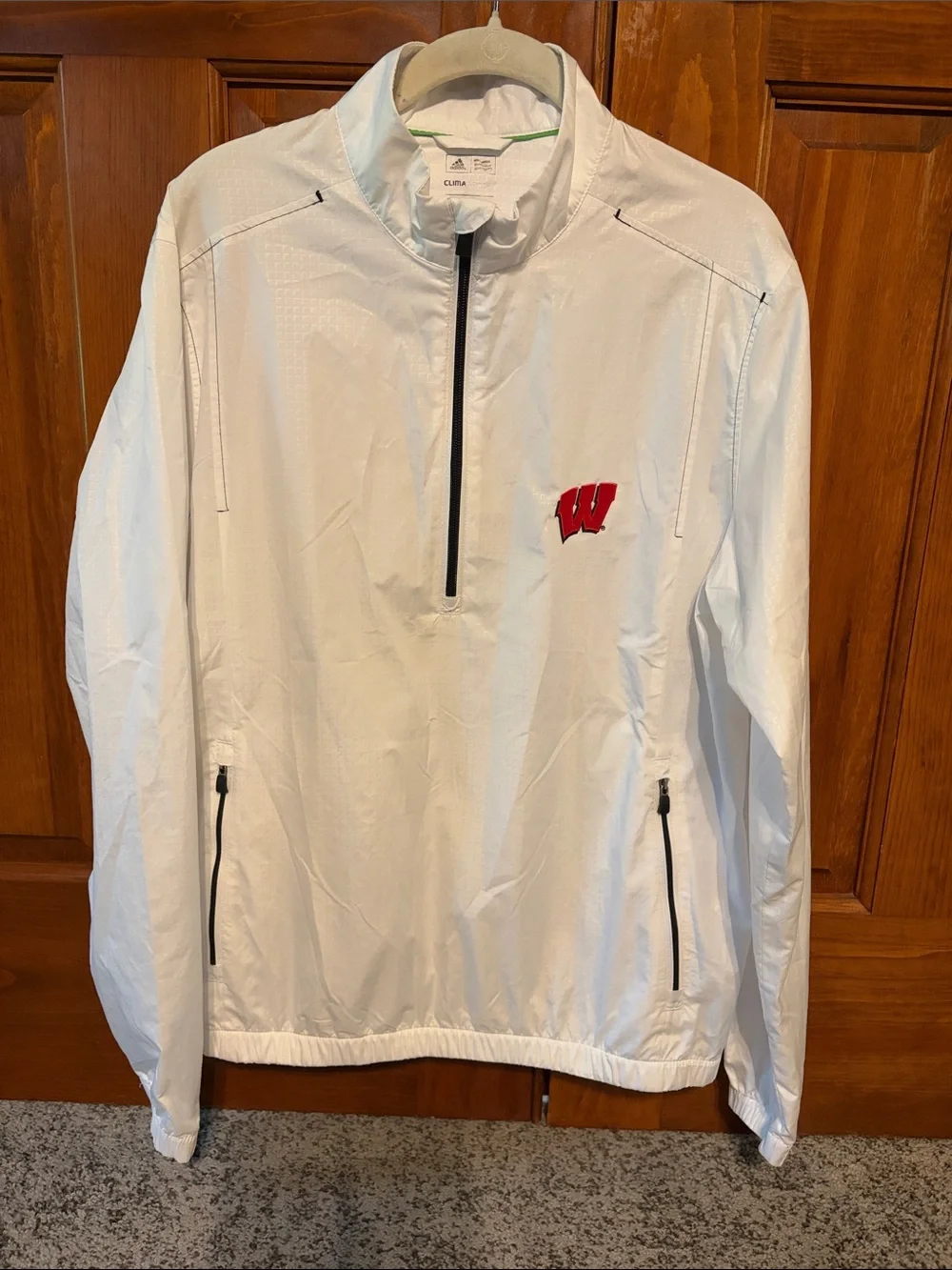 Adidas ClimaProof Wisconsin Badgers Men’s 1/4 Zip Golf Jacket in White -Small